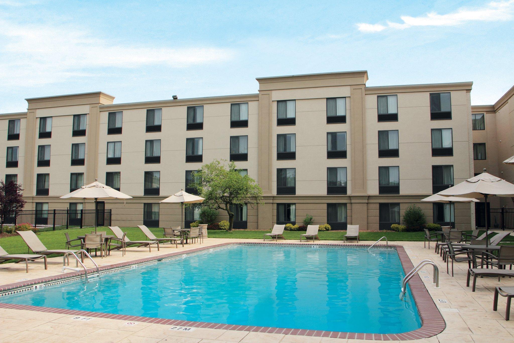 Hightstown Holiday Inn East Windsor By Ihg מראה חיצוני תמונה