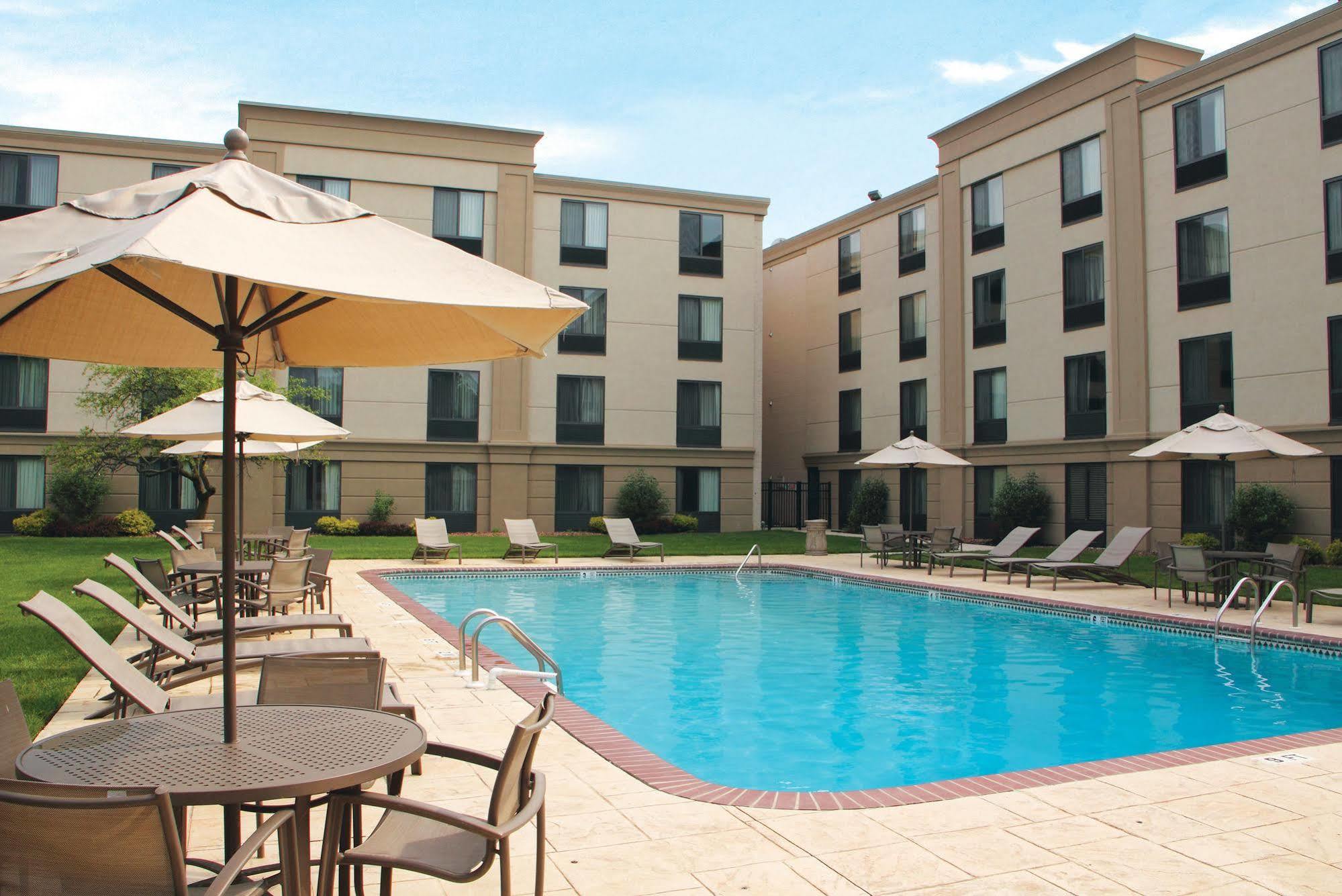 Hightstown Holiday Inn East Windsor By Ihg מראה חיצוני תמונה